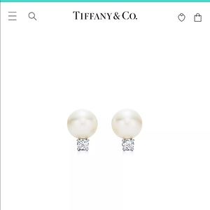 Tiffany’s pearl diamond earrings
